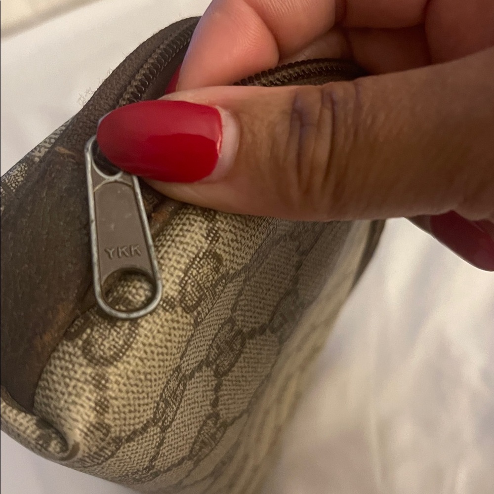 Gucci Beige and Brown GG Canvas Cosmetic Case - Picture 5 of 11